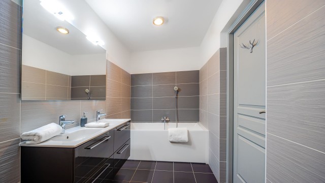 Résidence the VIEW, 6 personnes, Châtel, centre du village, salle de bain