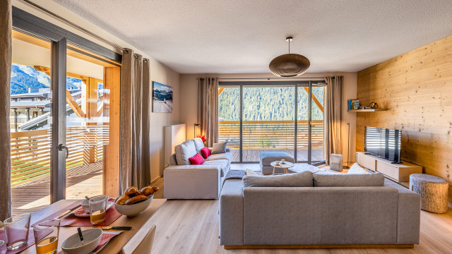 Residence THE VIEW, 6 people, Châtel centre, Living room and balcony, Portes du Soleil