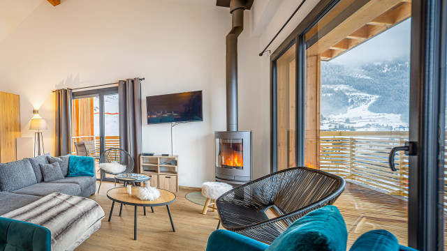 Residence the View, Châtel centre, Living room Wood stove and balcony, Stay Portes du Soleil