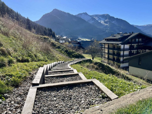 Residence the VIEW, Châtel, pedestrian way to super chatel in summer
