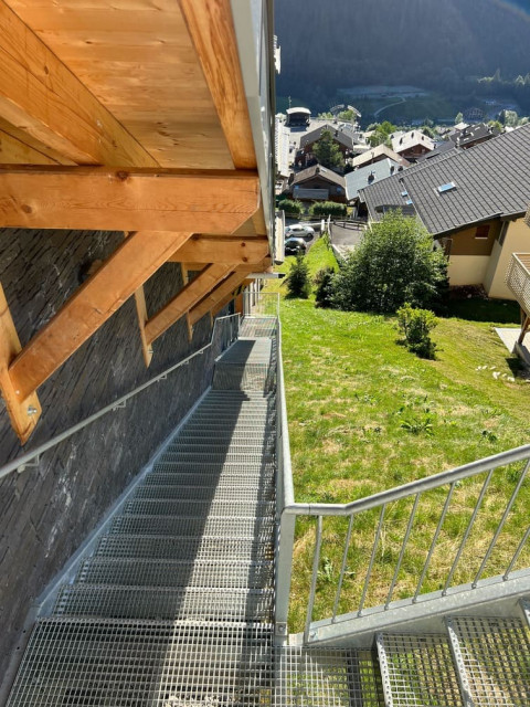 Résidence THE VIEW Châtel, escalier piéton
