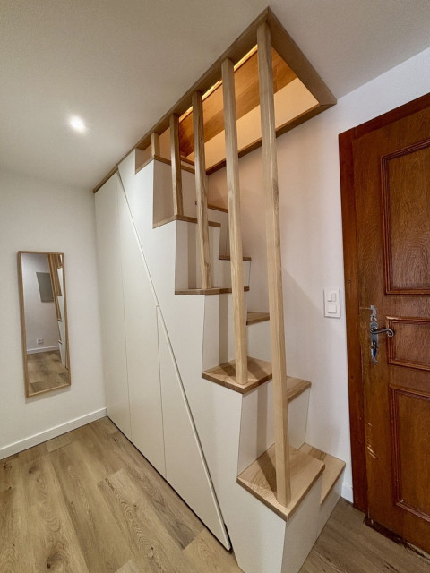 Résidence Yéti 3, Appartement 29, 6 personnes, Petit Châtel, entrée avec escalier mezzanine, Les Portes du Soleil Châtel