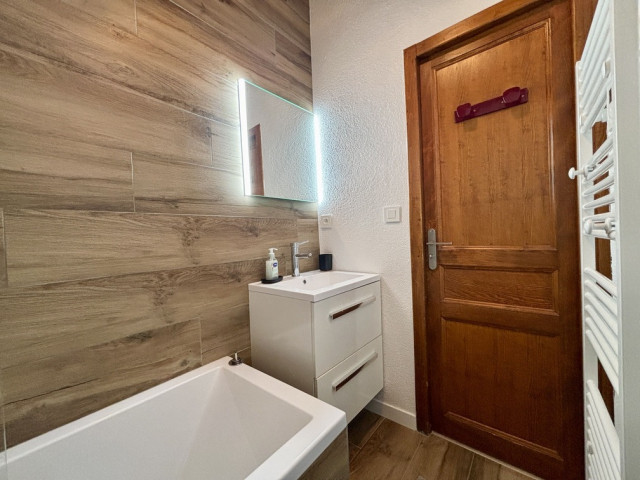 Résidence Yéti 3, Appartement 29, 6 personnes, Petit Châtel, salle de bain avec WC, Les Portes du Soleil Châtel