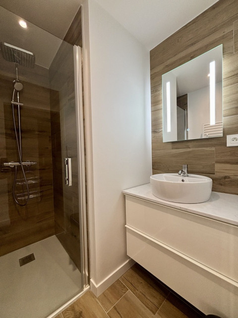 Résidence Yéti 3, Appartement 29, 6 personnes, Petit Châtel, salle de douche, Les Portes du Soleil Châtel