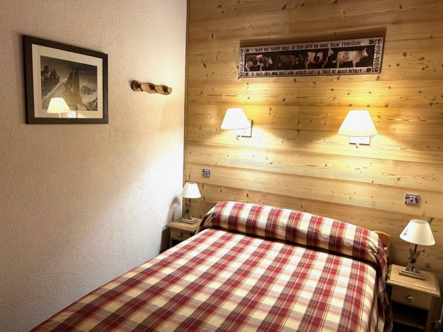 Residence Yéti 3, Bedroom double bed, Châtel Ski slope