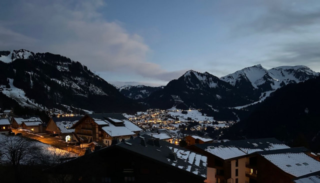 Residence Yéti 3, Balcony view by night, Châtel Ski area
