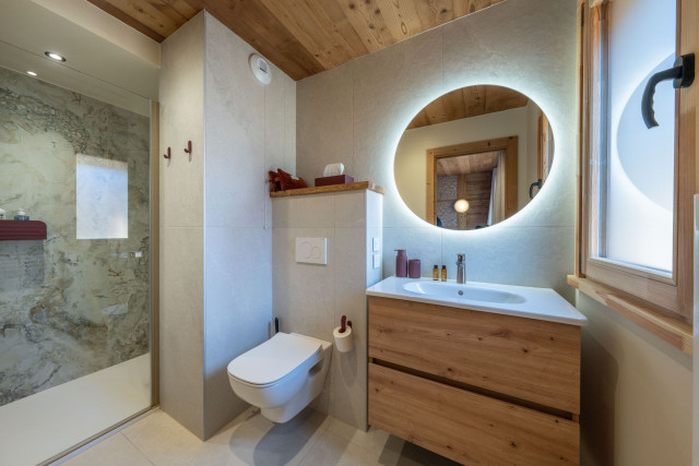 Etoile du Linga Châtel Residence, Apartment 22A, Shower Room, Abondance Valley (ALT)