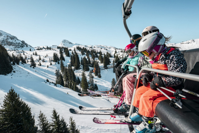 Family holiday, Châtel winter, resort Portes du Soleil