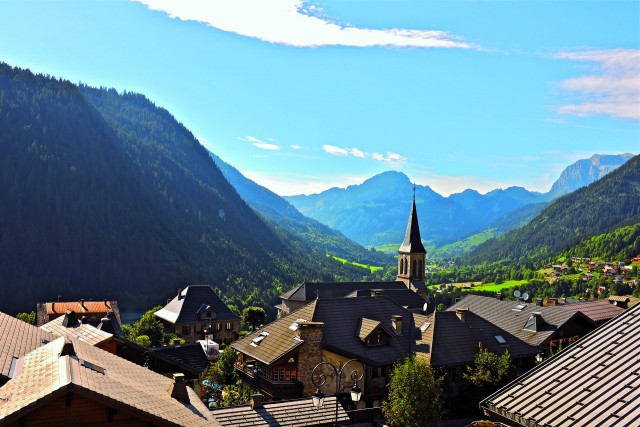Village de Châtel en été, location appartement ©l-meyer