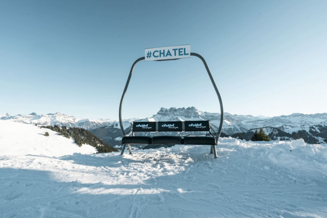 Vue sur le domaine skiable des Portes du Soliel depuis la station de Chatel