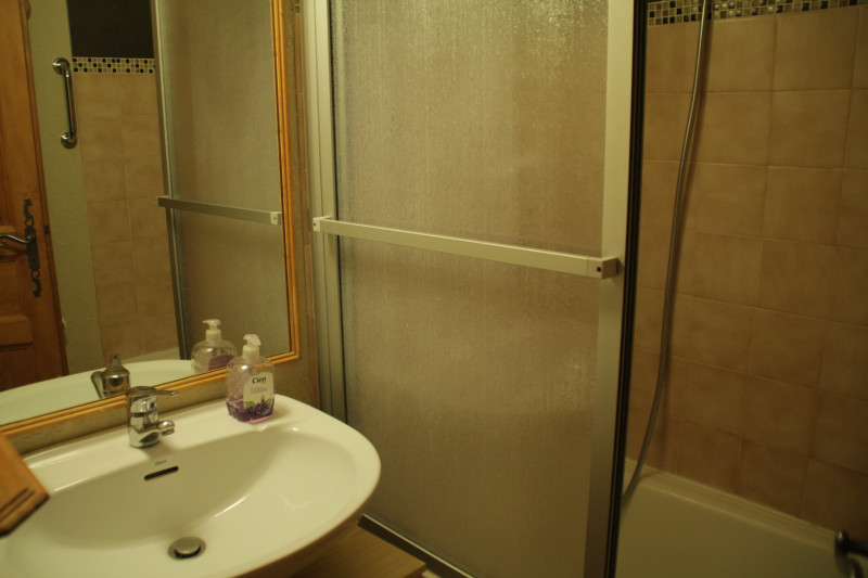 Salle de bain Appartement VOINETTES VNB3