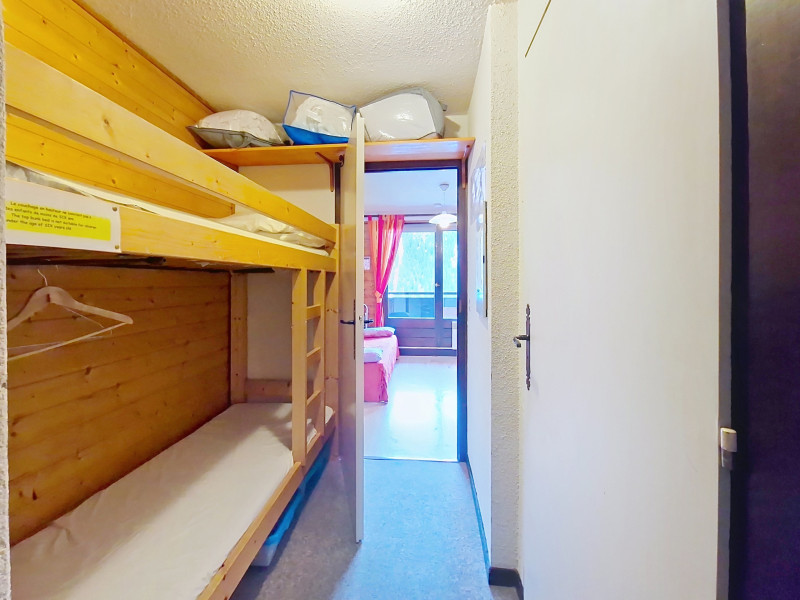 vr79_000081 vr79_000081