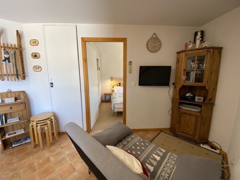 _lv_images__lot_0000000083_10_8294825 _lv_images__lot_0000000083_10_8294825