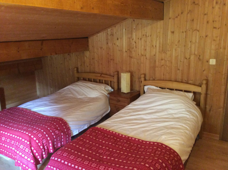 _lv_images__lot_0000000095_10_8415795