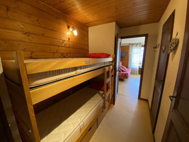 _lv_images__lot_0000000098_07_8433605