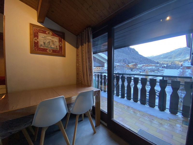 _lv_images__lot_0000000129_08_8373564