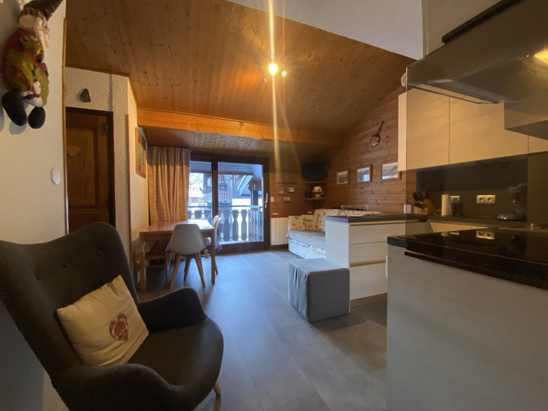 _lv_images__lot_0000000129_10_8328968