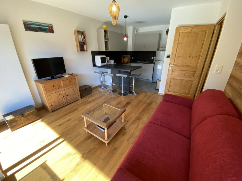 _lv_images__lot_0000000177_06_8260395