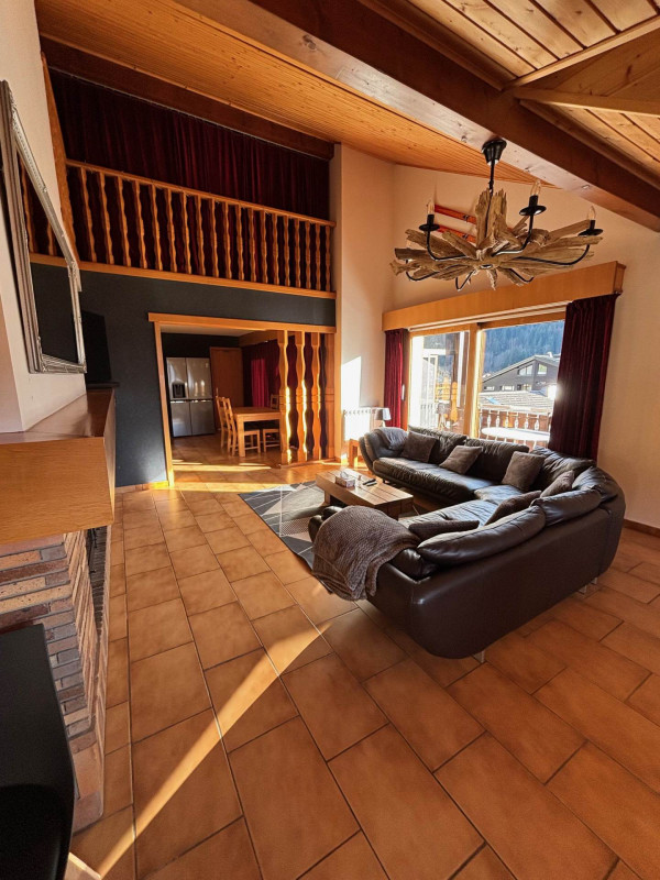 _lv_images__lot_0000000192_02_8251376 _lv_images__lot_0000000192_02_8251376