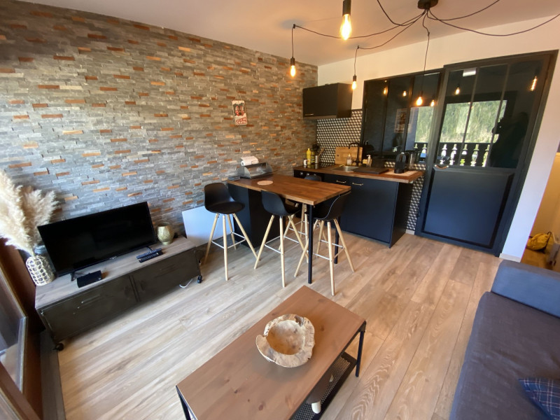 _lv_images__lot_0000000196_06_8516921 _lv_images__lot_0000000196_06_8516921