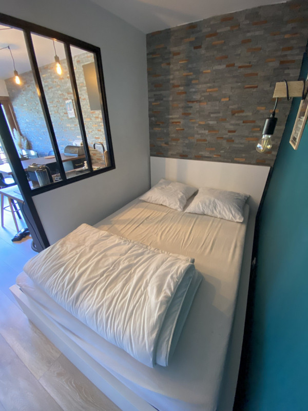 _lv_images__lot_0000000196_08_8506301