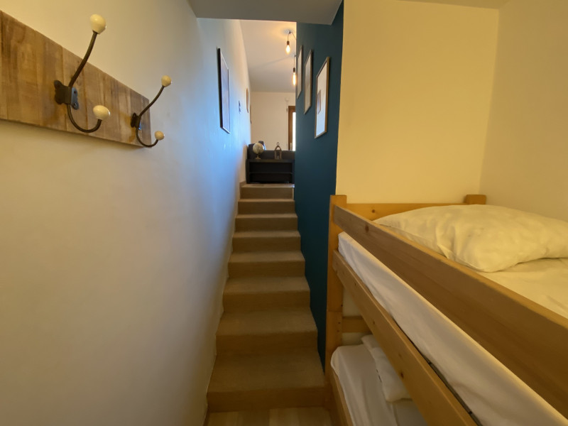 _lv_images__lot_0000000196_10_8331412