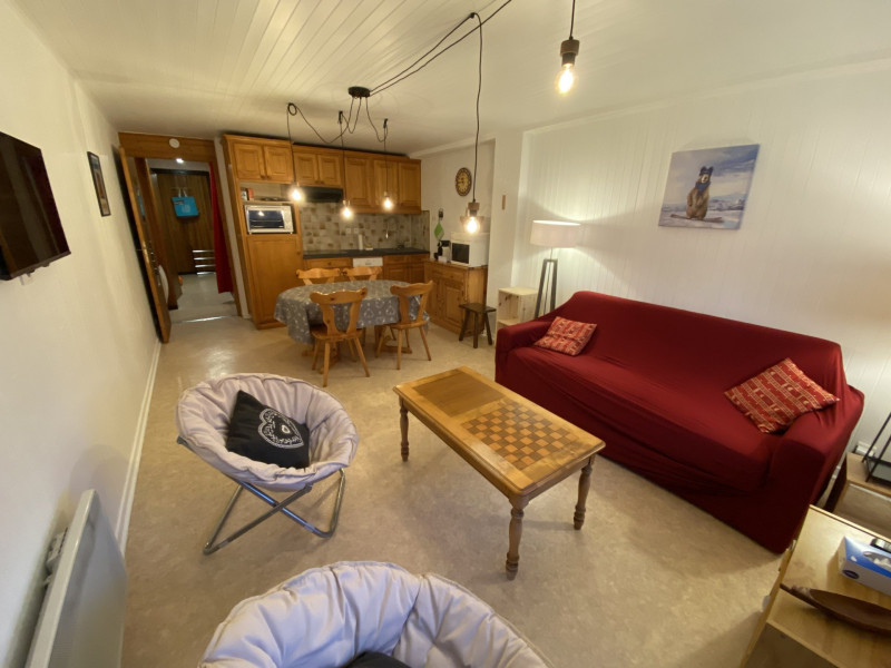 _lv_images__lot_0000000201_03_8403998 _lv_images__lot_0000000201_03_8403998