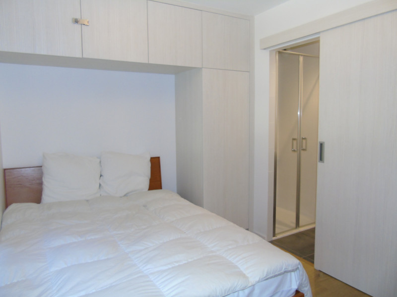 Chambre 1 avec salle de bain 
