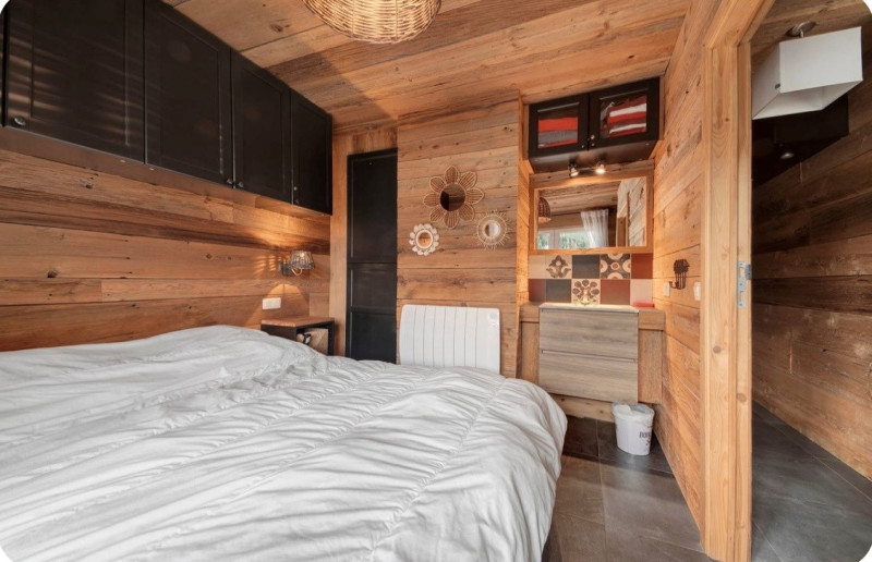 Apartment Sabaudia 5 B, Bedroom with sink, Châtel, Haute-Savoie
