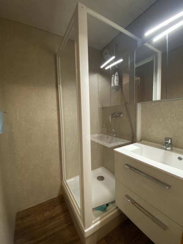 Appartement 1 dans résidence Les Iris à Châtel, salle de douche