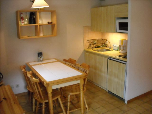 Appartement 4 personnes, Résidence les VOINETTES, coin cuisine, Châtel 74390