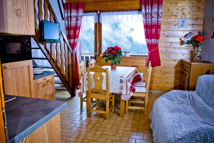 Appartement 5 personnes, résidence LOU CANDRES, séjour, Châtel portes du soleil 