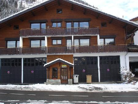 Appartement 5 personnes, résidence LOU CANDRES, vue extérieure, Châtel hiver