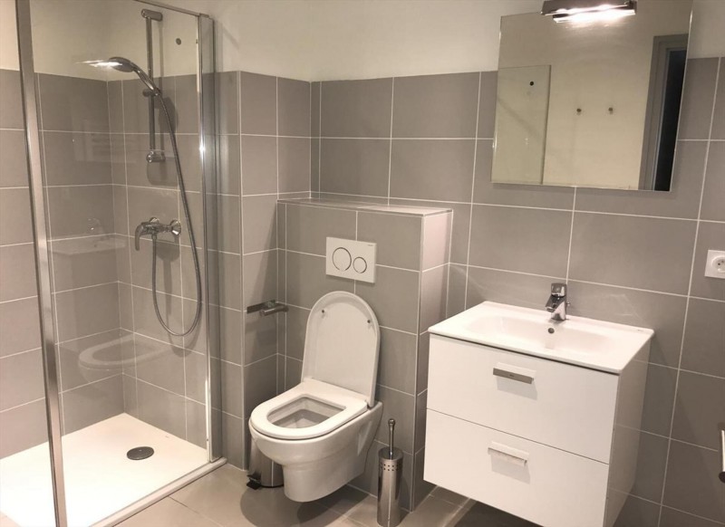 Appartement 6/8 personnes à Châtel résidence 360 centre du village salle de douche