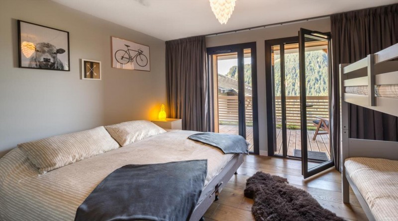 Appartement 6 personnes à Châtel résidence 360 centre du village chambre avec balcon
