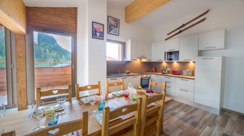Appartement 6 personnes à Châtel résidence 4 élèments coin cuisine et repas