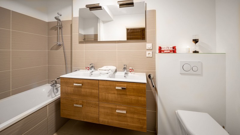 Appartement 8 personnes à Châtel résidence 360 centre du village salle de bain