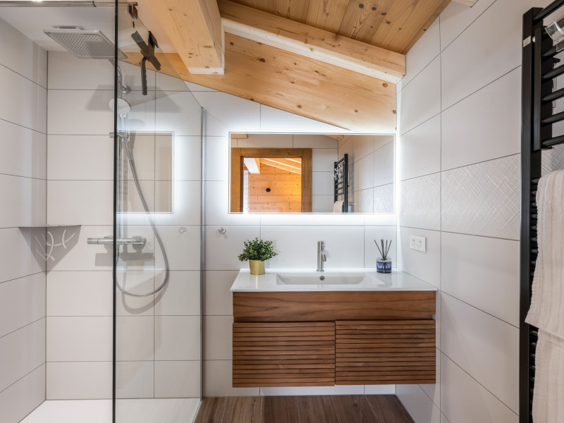 Appartement Attique, Résidence Lioutane, Salle de douche, Centre de Châtel