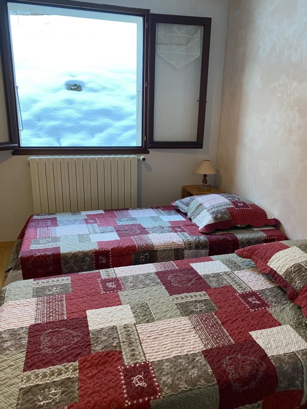 Appartement Beau Regard n°3, Chambre n° 3 avec 2 lits simples, Châtel Vacances Montagne