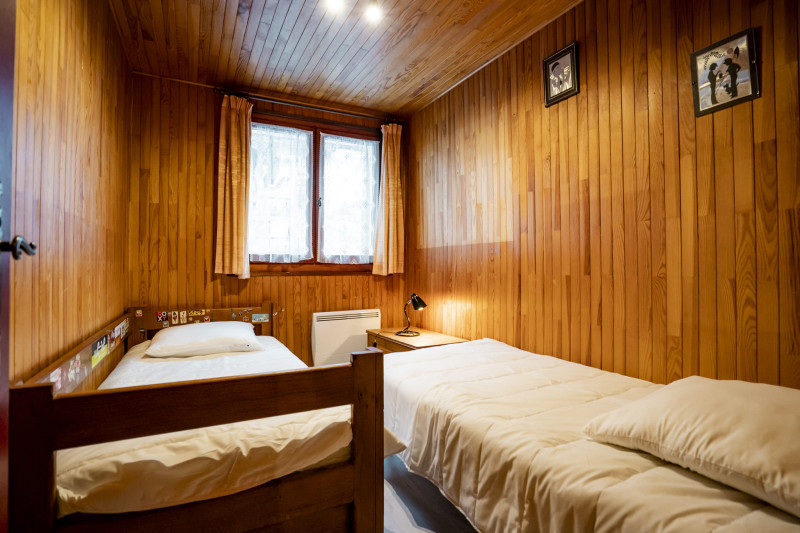 Apartment CHA236, Bedroom double bed, Châtel Chalet 74
