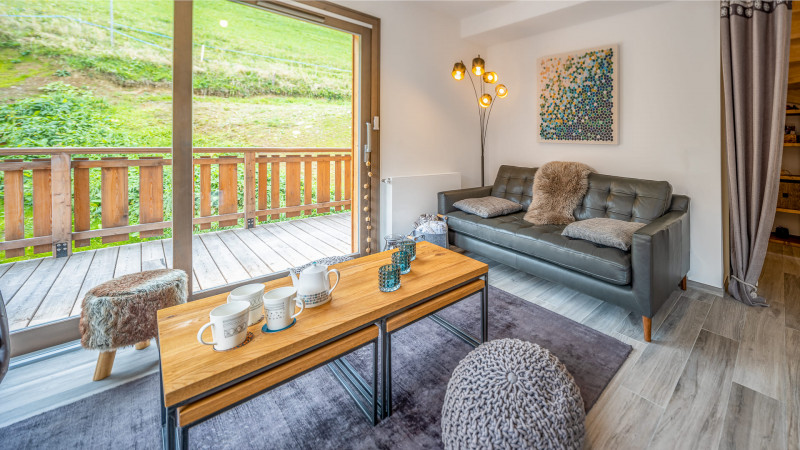 Apartment Chalet des Freinets, Living room with balcony, Châtel Haute-Savoie