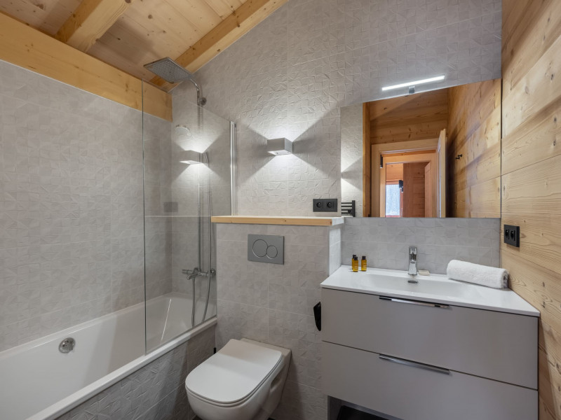 Apartment in chalet 3 fontaines, Bathroom with WC, Châtel