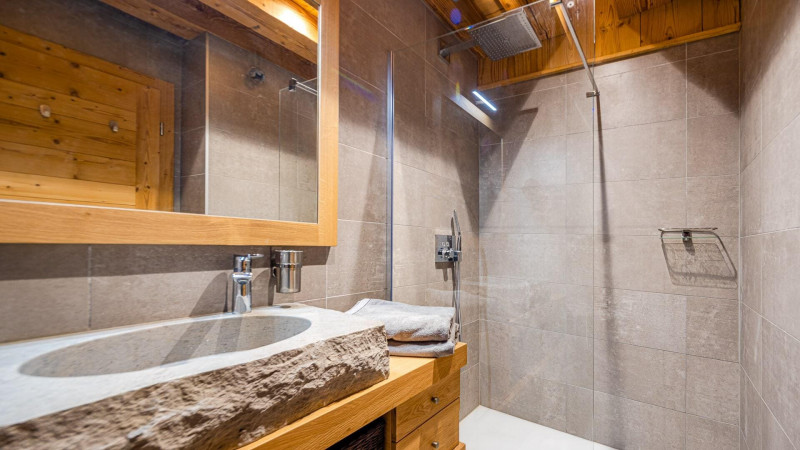 Apartment in chalet CHATOU HAUT, Shower room, Châtel Booking 74