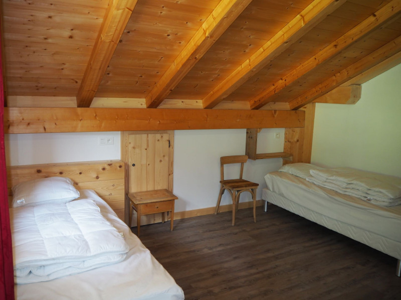 Appartement dans chalet la Clairière, Chambre 2 lits simples, Portes du Soleil Ski Amis