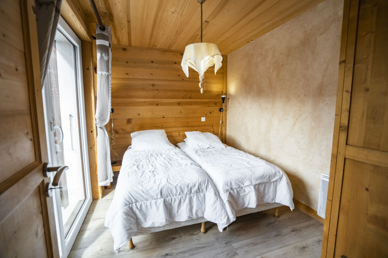 Apartment in Chalet La Puce, Bedroom 2 single bed, Châtel Raclette