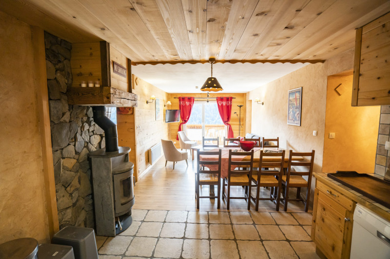 Apartment in Chalet La Puce, Kitchen and living room, Châtel Portes du Soleil