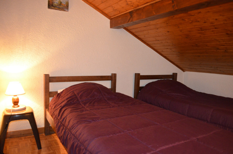 Appartement dans chalet le Bivouac, Chambre 2 lits simples, Châtel 74390