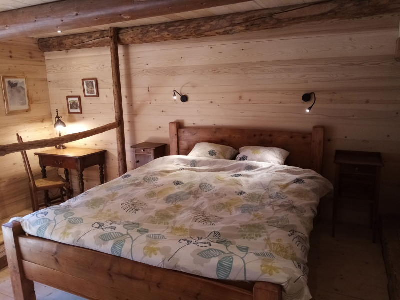 Appartement dans chalet le Détour, chambre lit double avec acces balcon, Vacances montagne La Chapelle d'Abondance