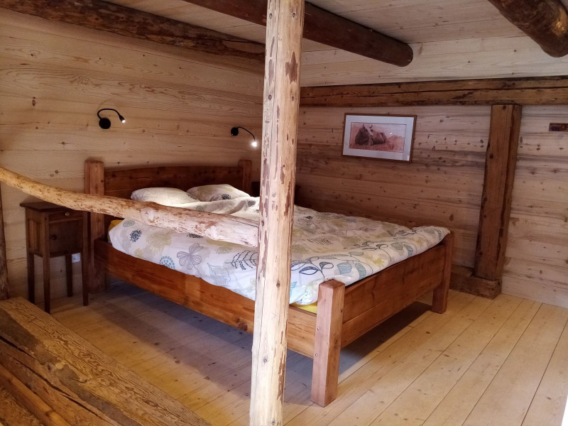 Appartement dans chalet le Détour, chambre lit double avec acces balcon, Vacances ski La Chapelle d'Abondance