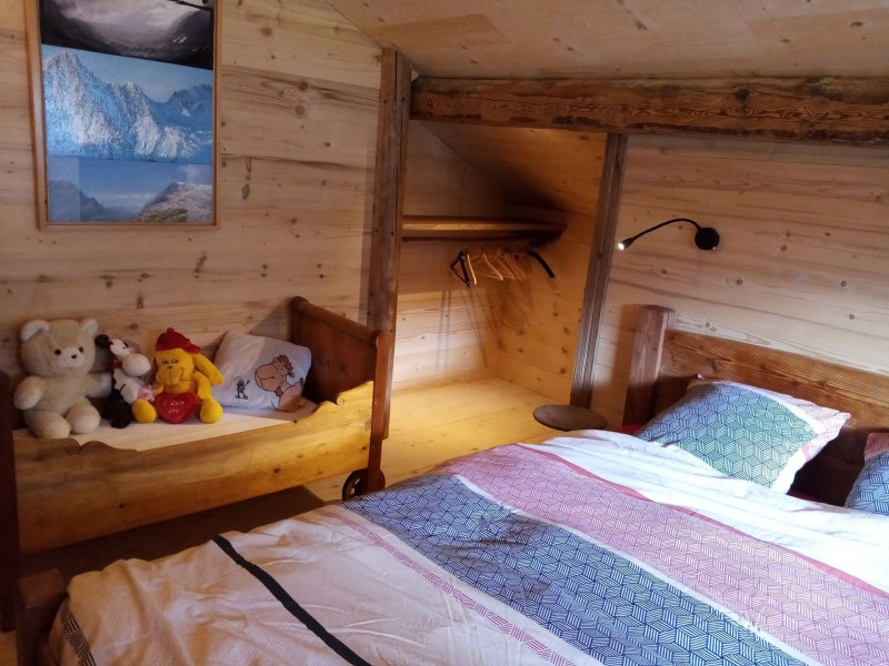 Appartement dans chalet le Détour, chambre lit double, La Chapelle d'Abondance